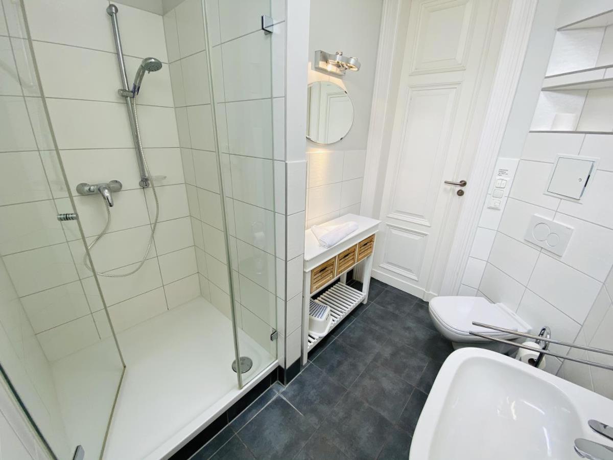 Vormann Jantzen, Direkt Am Leuchtturm Apartamento Rostock Exterior foto